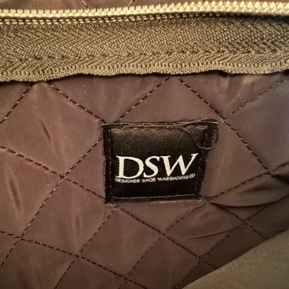 DSW Puffy Weekender Travel Bag - Picture 2 of 3